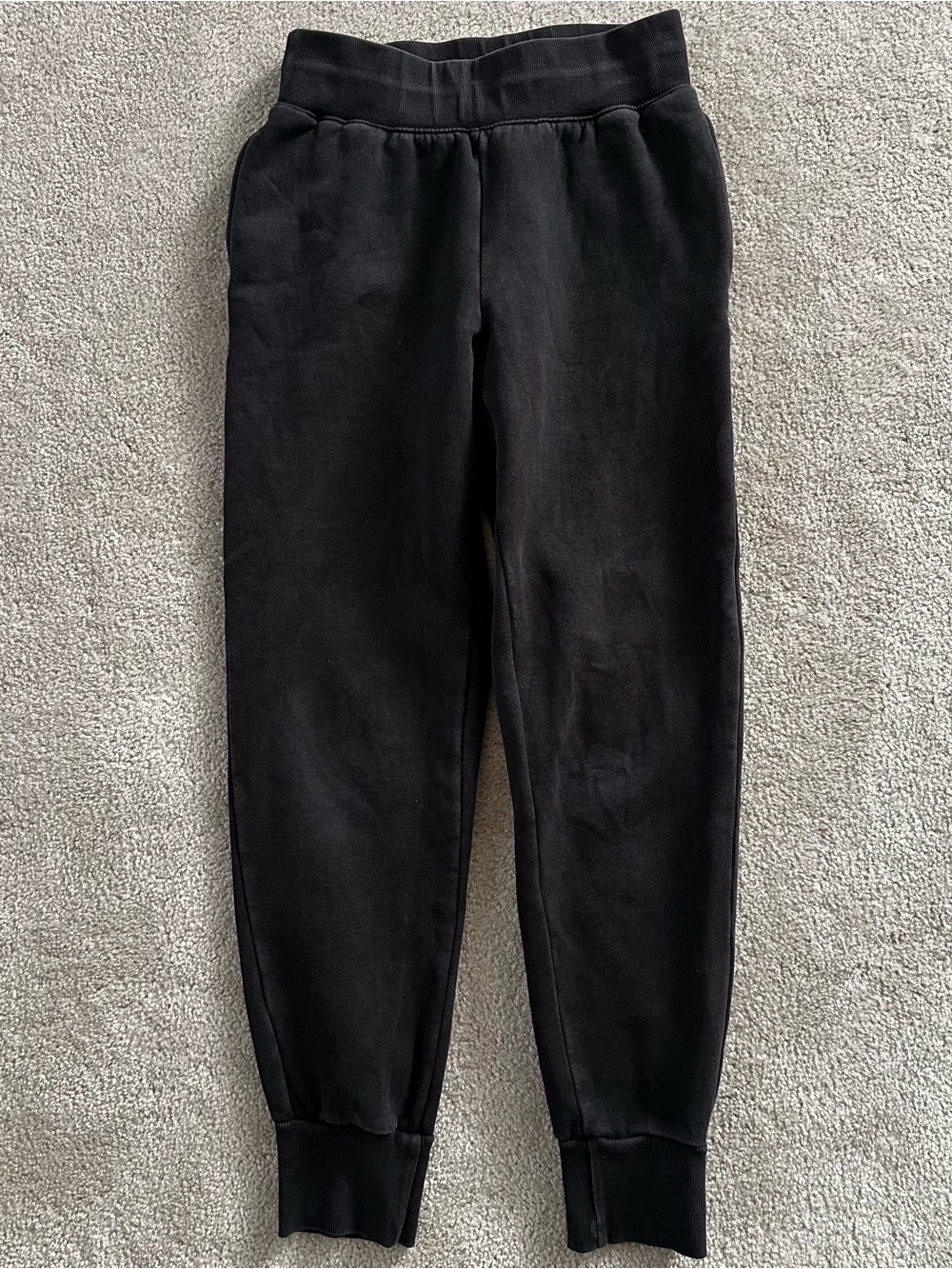 Aritzia Black Jogger Sweatpants - Classic Casual Bottoms